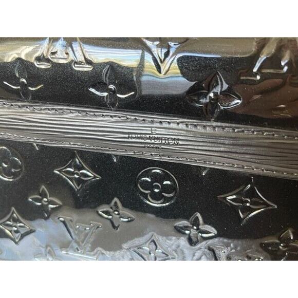 Auth Louis Vuitton Monogram Vernis Wynwood Black Patent Leather Crossbody Bag - Picture 8 of 15